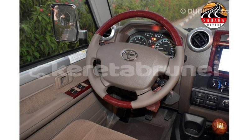 Big with watermark toyota land cruiser belait import dubai 2238