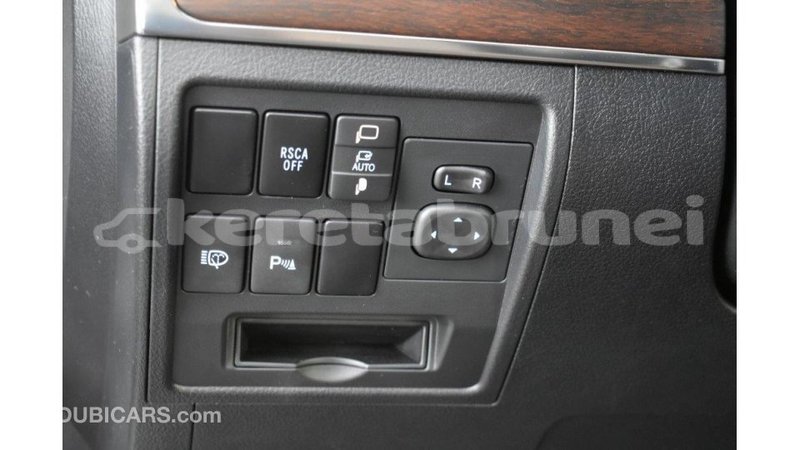 Big with watermark toyota land cruiser belait import dubai 2239