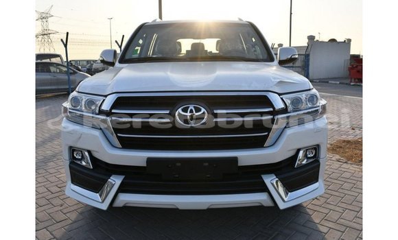 Buy Import Toyota Land Cruiser White Car in Import - Dubai in Belait Buy Import Toyota Land Cruiser White Car in Import - Dubai in Belait