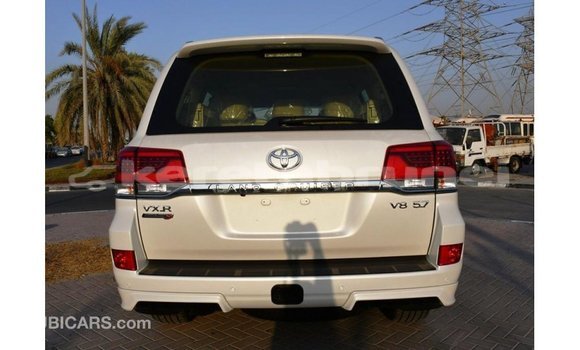 Buy Import Toyota Land Cruiser White Car in Import - Dubai in Belait Buy Import Toyota Land Cruiser White Car in Import - Dubai in Belait