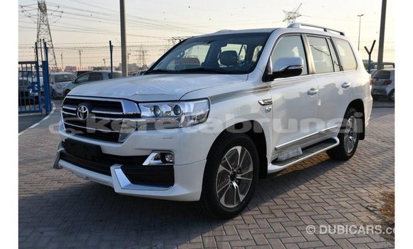 Buy Import Toyota Land Cruiser White Car in Import - Dubai in Belait Buy Import Toyota Land Cruiser White Car in Import - Dubai in Belait