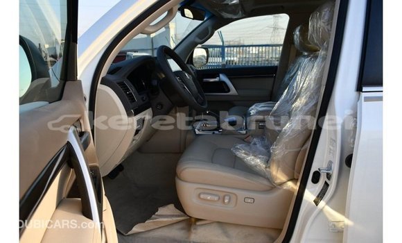 Buy Import Toyota Land Cruiser White Car in Import - Dubai in Belait Buy Import Toyota Land Cruiser White Car in Import - Dubai in Belait