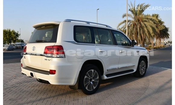 Buy Import Toyota Land Cruiser White Car in Import - Dubai in Belait Buy Import Toyota Land Cruiser White Car in Import - Dubai in Belait