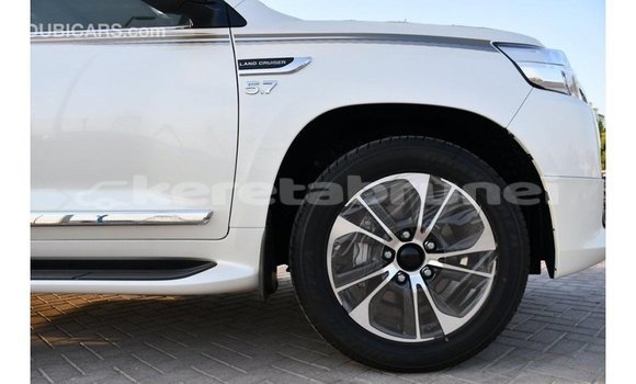 Buy Import Toyota Land Cruiser White Car in Import - Dubai in Belait Buy Import Toyota Land Cruiser White Car in Import - Dubai in Belait