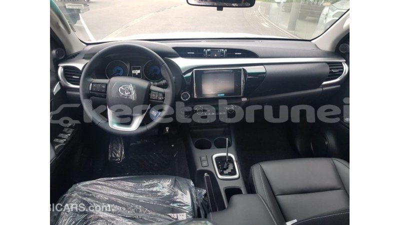 Big with watermark toyota hilux belait import dubai 2256