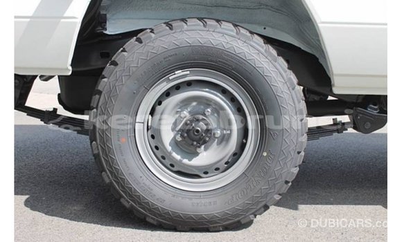 Buy Import Toyota Land Cruiser White Car in Import - Dubai in Belait Buy Import Toyota Land Cruiser White Car in Import - Dubai in Belait