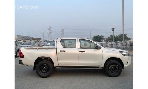 Buy Import Toyota Hilux White Car in Import - Dubai in Belait Buy Import Toyota Hilux White Car in Import - Dubai in Belait