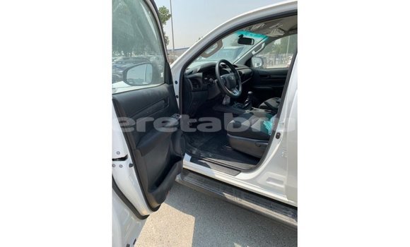 Buy Import Toyota Hilux White Car in Import - Dubai in Belait Buy Import Toyota Hilux White Car in Import - Dubai in Belait