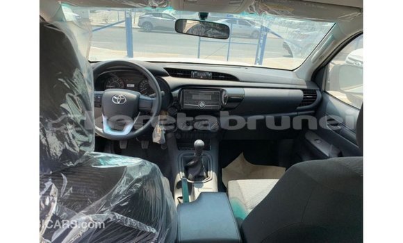 Buy Import Toyota Hilux White Car in Import - Dubai in Belait Buy Import Toyota Hilux White Car in Import - Dubai in Belait