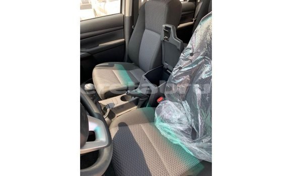 Buy Import Toyota Hilux White Car in Import - Dubai in Belait Buy Import Toyota Hilux White Car in Import - Dubai in Belait