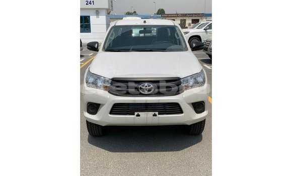 Buy Import Toyota Hilux White Car in Import - Dubai in Belait Buy Import Toyota Hilux White Car in Import - Dubai in Belait