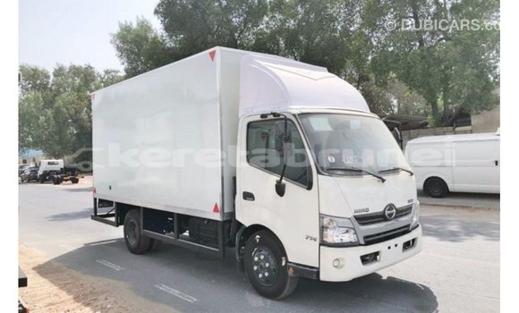 Buy Import Hino 300 Series White Truck in Import - Dubai in Belait Buy Import Hino 300 Series White Truck in Import - Dubai in Belait