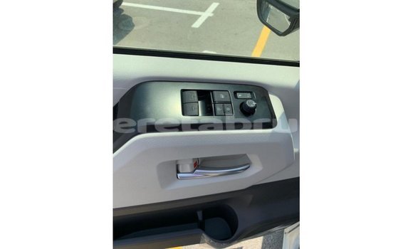 Buy Import Toyota Hiace White Car in Import - Dubai in Belait Buy Import Toyota Hiace White Car in Import - Dubai in Belait