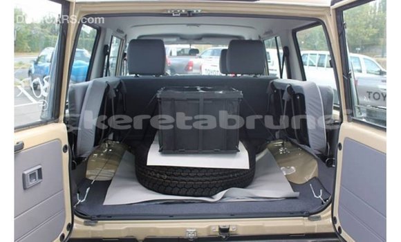 Buy Import Toyota Land Cruiser Beige Car in Import - Dubai in Belait Buy Import Toyota Land Cruiser Beige Car in Import - Dubai in Belait