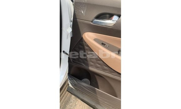 Buy Import Hyundai Santa Fe White Car in Import - Dubai in Belait Buy Import Hyundai Santa Fe White Car in Import - Dubai in Belait