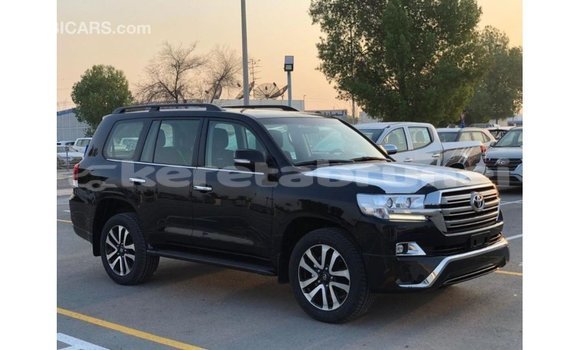 Buy Import Toyota Land Cruiser Black Car in Import - Dubai in Belait Buy Import Toyota Land Cruiser Black Car in Import - Dubai in Belait
