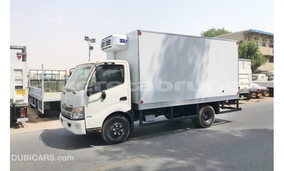 Buy Import Hino 300 Series White Truck in Import - Dubai in Belait Buy Import Hino 300 Series White Truck in Import - Dubai in Belait