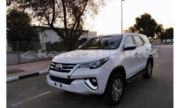 Buy Import Toyota Fortuner White Car in Import - Dubai in Belait Buy Import Toyota Fortuner White Car in Import - Dubai in Belait