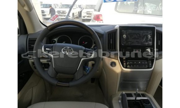 Buy Import Toyota Land Cruiser White Car in Import - Dubai in Belait Buy Import Toyota Land Cruiser White Car in Import - Dubai in Belait