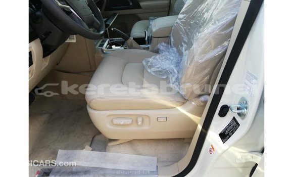 Buy Import Toyota Land Cruiser White Car in Import - Dubai in Belait Buy Import Toyota Land Cruiser White Car in Import - Dubai in Belait