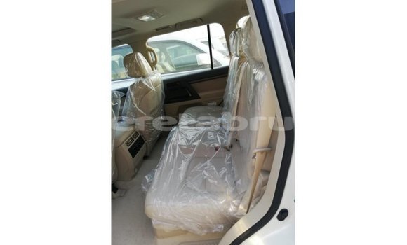 Buy Import Toyota Land Cruiser White Car in Import - Dubai in Belait Buy Import Toyota Land Cruiser White Car in Import - Dubai in Belait