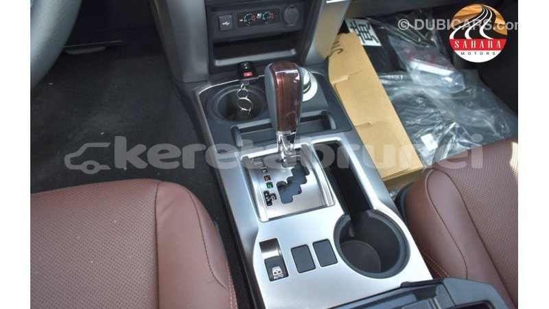 Big with watermark toyota hiace belait import dubai 2310