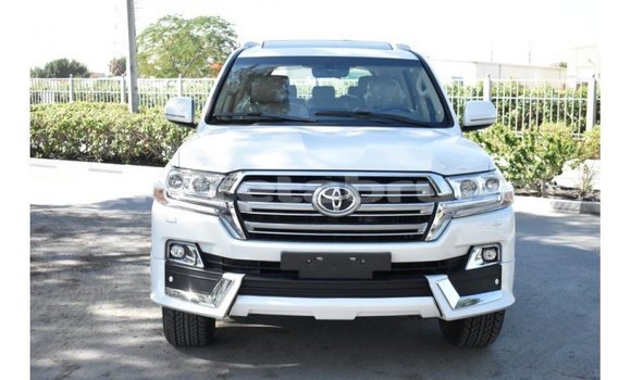 Buy Import Toyota Land Cruiser White Car in Import - Dubai in Belait Buy Import Toyota Land Cruiser White Car in Import - Dubai in Belait