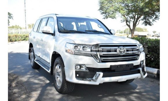 Buy Import Toyota Land Cruiser White Car in Import - Dubai in Belait Buy Import Toyota Land Cruiser White Car in Import - Dubai in Belait