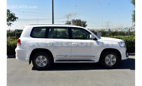Buy Import Toyota Land Cruiser White Car in Import - Dubai in Belait Buy Import Toyota Land Cruiser White Car in Import - Dubai in Belait