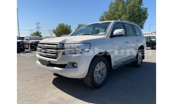 Buy Import Toyota Land Cruiser White Car in Import - Dubai in Belait Buy Import Toyota Land Cruiser White Car in Import - Dubai in Belait