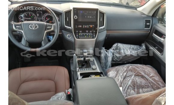 Buy Import Toyota Land Cruiser White Car in Import - Dubai in Belait Buy Import Toyota Land Cruiser White Car in Import - Dubai in Belait