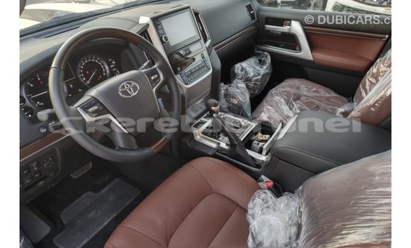 Buy Import Toyota Land Cruiser White Car in Import - Dubai in Belait Buy Import Toyota Land Cruiser White Car in Import - Dubai in Belait