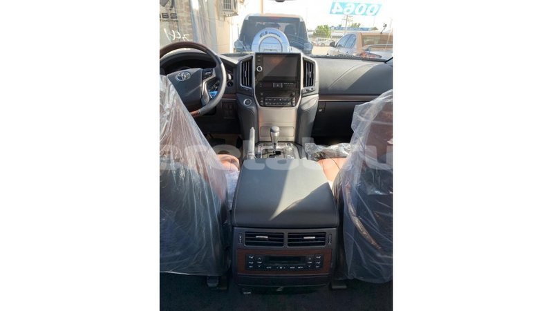 Big with watermark toyota land cruiser belait import dubai 2317