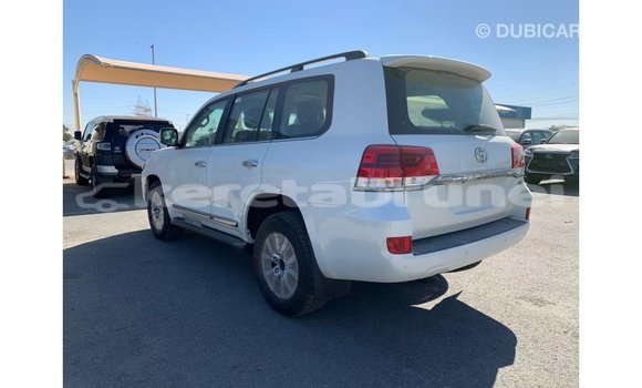 Buy Import Toyota Land Cruiser White Car in Import - Dubai in Belait Buy Import Toyota Land Cruiser White Car in Import - Dubai in Belait