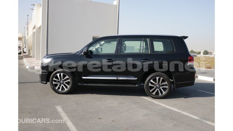 Big with watermark toyota land cruiser belait import dubai 2320