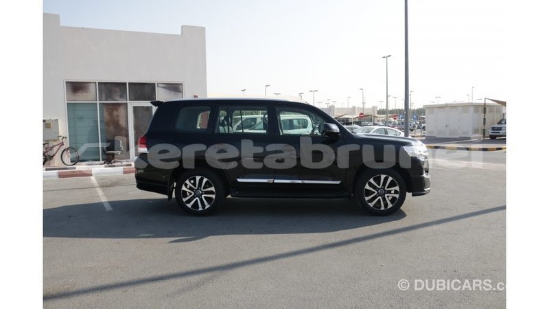 Big with watermark toyota land cruiser belait import dubai 2320