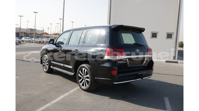 Big with watermark toyota land cruiser belait import dubai 2320