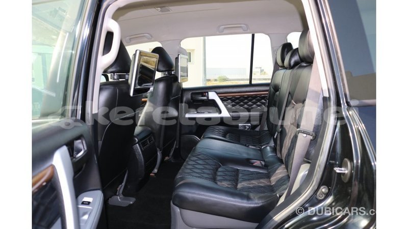 Big with watermark toyota land cruiser belait import dubai 2320