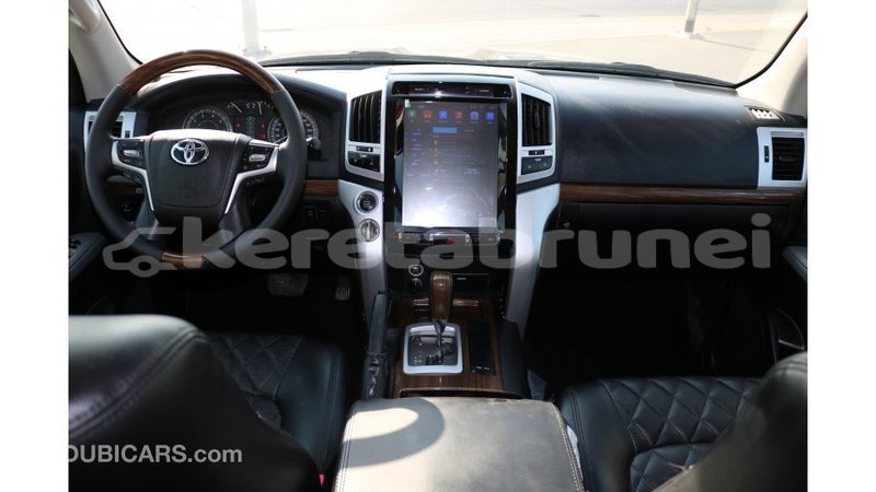 Big with watermark toyota land cruiser belait import dubai 2320