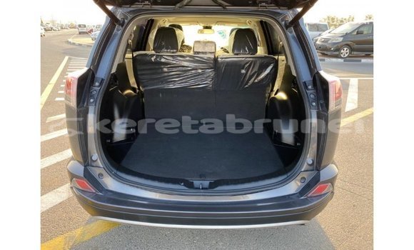 Buy Import Toyota HiAce Other Truck in Import - Dubai in Belait Buy Import Toyota HiAce Other Truck in Import - Dubai in Belait