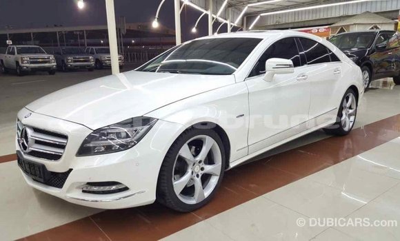 Buy Import Mercedes-Benz 190 (W201) White Car in Import - Dubai in Belait Buy Import Mercedes-Benz 190 (W201) White Car in Import - Dubai in Belait
