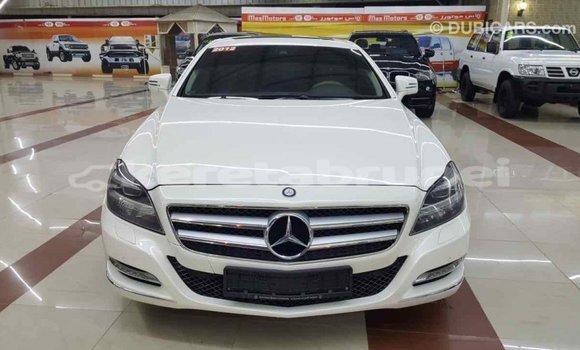 Buy Import Mercedes-Benz 190 (W201) White Car in Import - Dubai in Belait Buy Import Mercedes-Benz 190 (W201) White Car in Import - Dubai in Belait