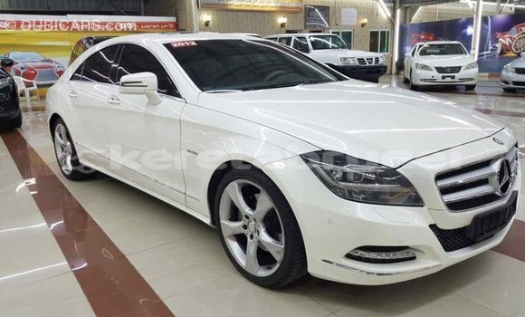 Buy Import Mercedes-Benz 190 (W201) White Car in Import - Dubai in Belait Buy Import Mercedes-Benz 190 (W201) White Car in Import - Dubai in Belait