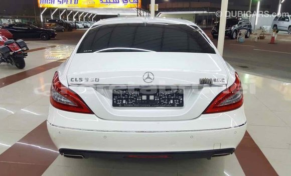 Buy Import Mercedes-Benz 190 (W201) White Car in Import - Dubai in Belait Buy Import Mercedes-Benz 190 (W201) White Car in Import - Dubai in Belait