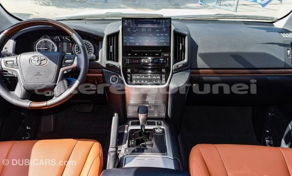 Buy Import Toyota Land Cruiser White Car in Import - Dubai in Belait Buy Import Toyota Land Cruiser White Car in Import - Dubai in Belait