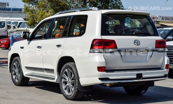 Buy Import Toyota Land Cruiser White Car in Import - Dubai in Belait Buy Import Toyota Land Cruiser White Car in Import - Dubai in Belait