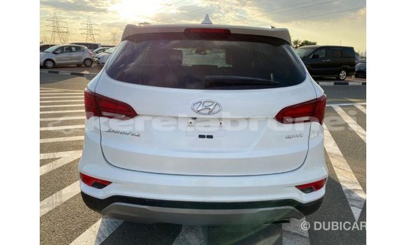 Buy Import Hyundai Santa Fe White Car in Import - Dubai in Belait Buy Import Hyundai Santa Fe White Car in Import - Dubai in Belait