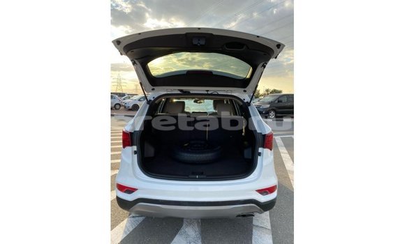 Buy Import Hyundai Santa Fe White Car in Import - Dubai in Belait Buy Import Hyundai Santa Fe White Car in Import - Dubai in Belait
