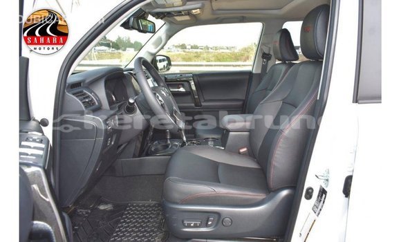 Buy Import Toyota HiAce White Truck in Import - Dubai in Belait Buy Import Toyota HiAce White Truck in Import - Dubai in Belait