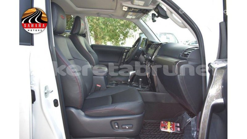 Big with watermark toyota hiace belait import dubai 2337